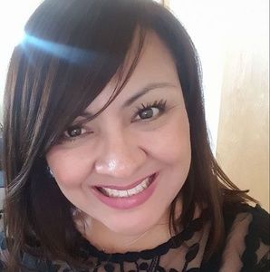 Meet your Posher, Aida